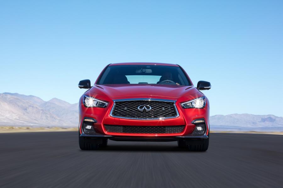  Infiniti Q50 Red Sport 400 2017 года  (WW) (фото 8 из 41)